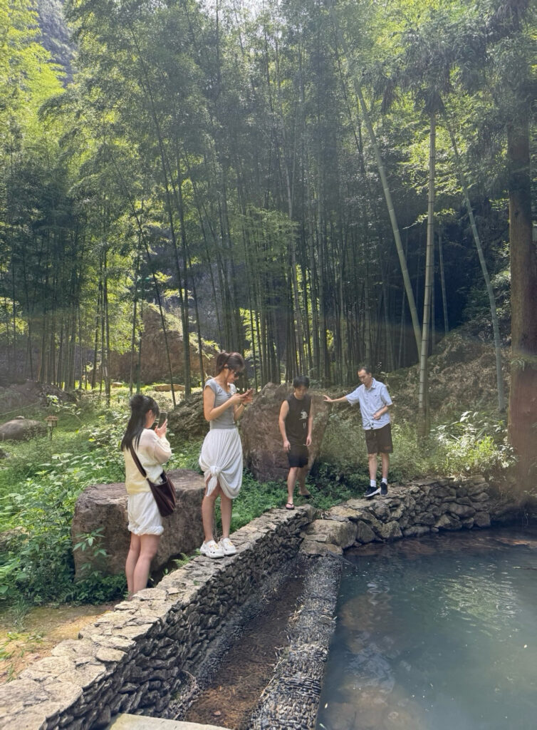 Mitarbeiterausflug des Vertriebsteams von PHLTD Penghan zur Huangtan-Höhle im Jahr 2025